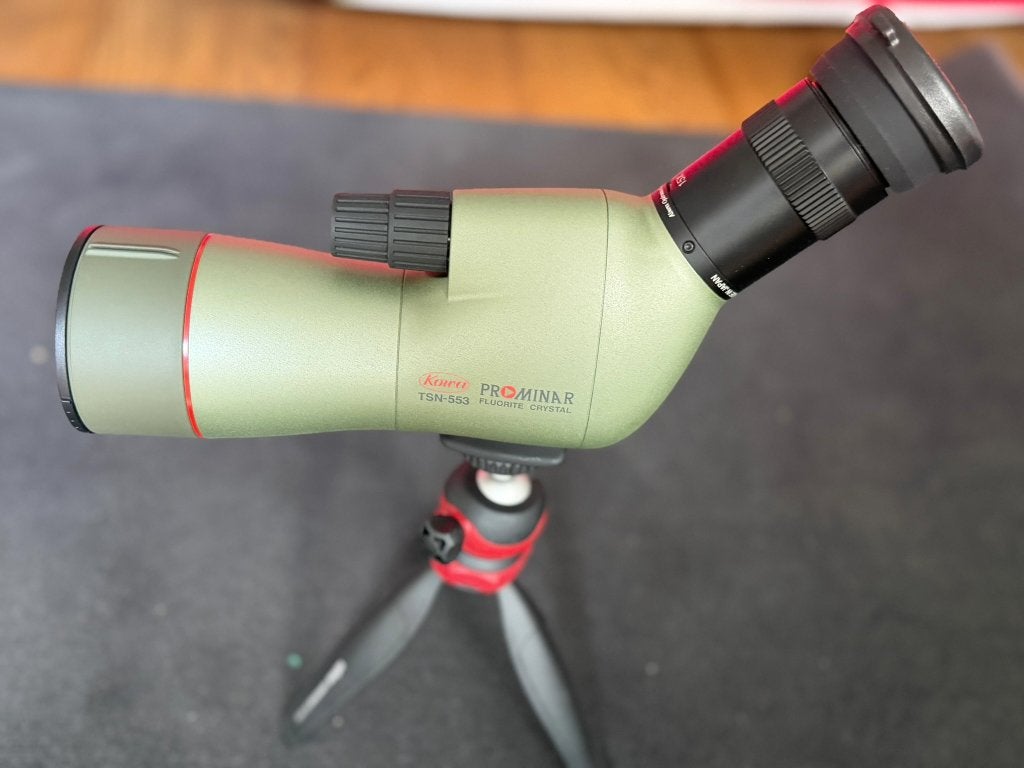 Kowa TSN-553 Prominar 15-45x55 + eenpootstatief, Audio, Tv en Foto, Ophalen of Verzenden, Zo goed als nieuw, 20x of meer, Overige typen