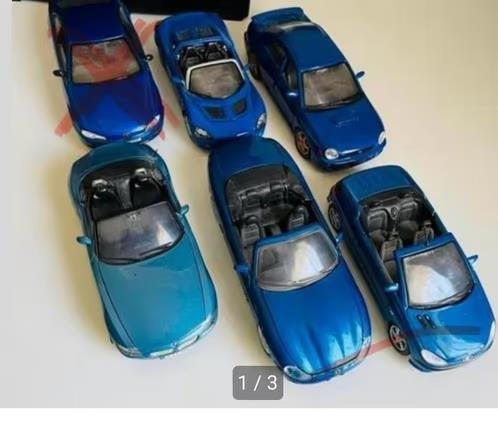 5 blauwe schaal 1:24 verschillende auto’s