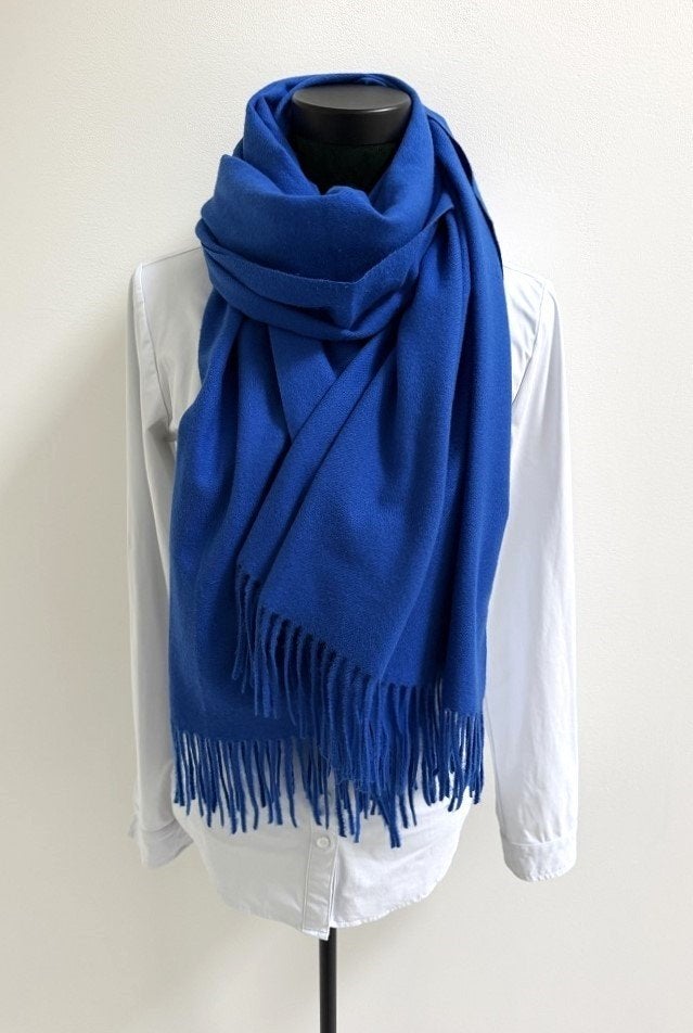 NIEUW! Royale cashmere mix sjaal franjes konings blauw, Kleding | Dames, Maat 38/40 (M), Verzenden, Nieuw, Onbekend
