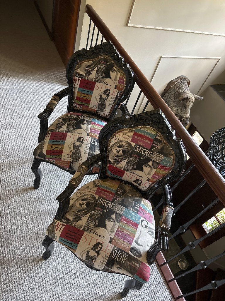 Set van 2 Barok stoelen met unieke print, Huis en Inrichting, Stoelen, Hout, Twee, Zwart, Zo goed als nieuw
