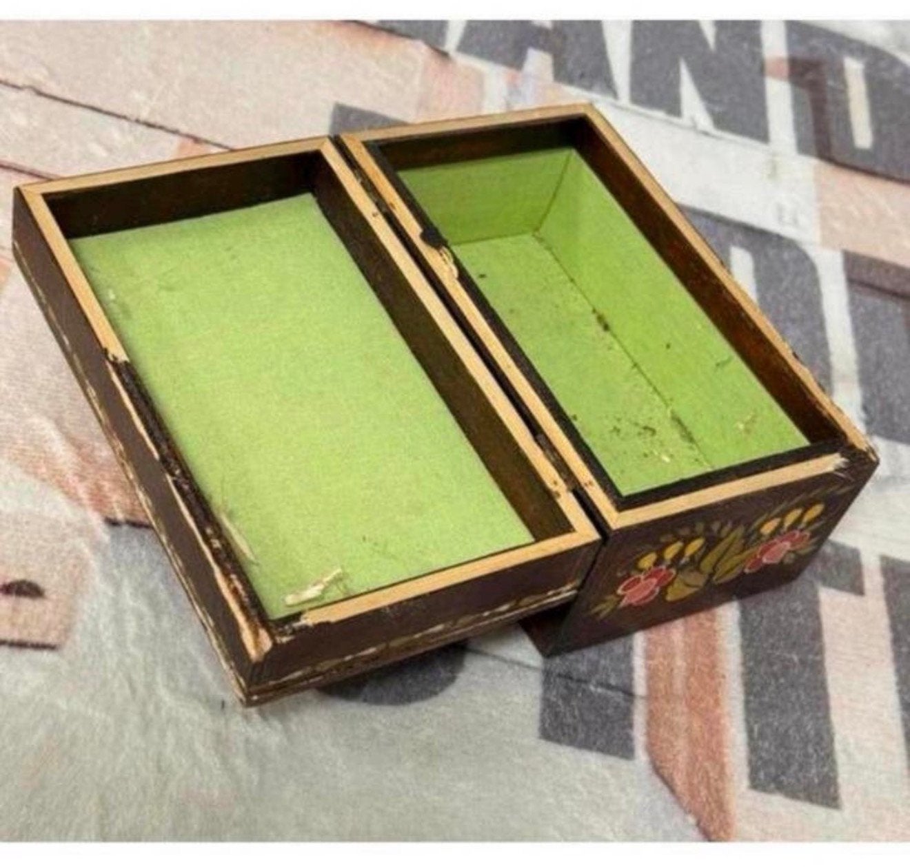 Antiek vintage sieradendoos hout gelakte doos Kashmir India, Ophalen of Verzenden