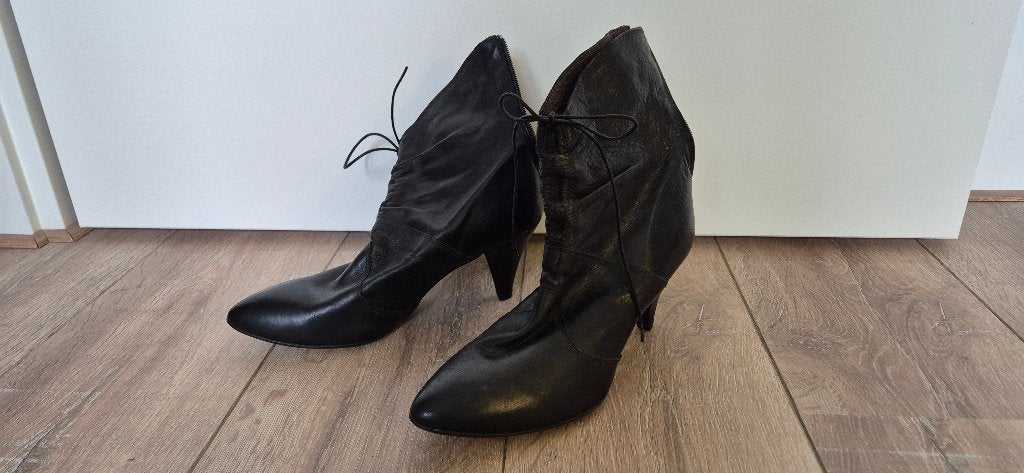 Zwarte laarzen met hak maat 40, Ophalen of Verzenden, Zo goed als nieuw, Zwart, Hoge laarzen