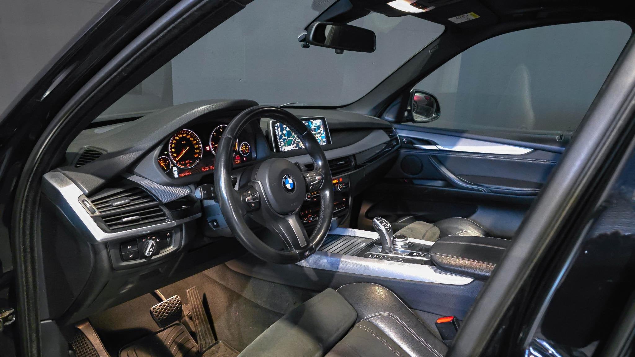 Foto 6 van BMW X5 M50d | Panorama | Memory-Seats | Breyton