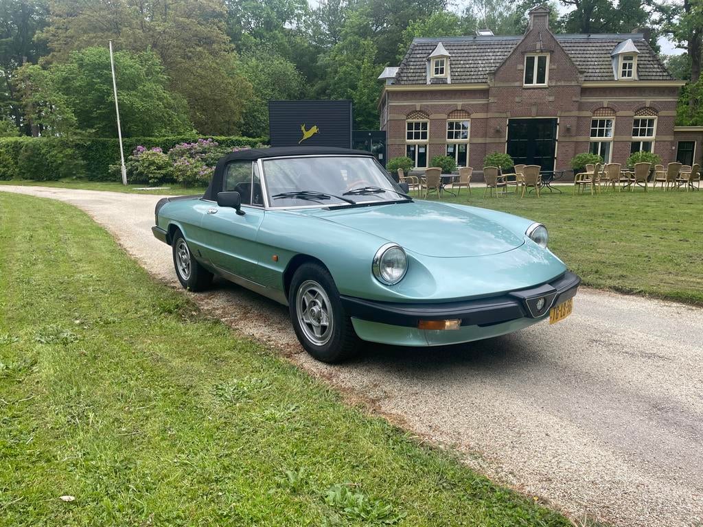 Alfa-Romeo 1.6 Spider 1983 Aqua Celeste, Auto's, Alfa Romeo, Achterwielaandrijving, 4 cilinders, Cabriolet, 1600 cc