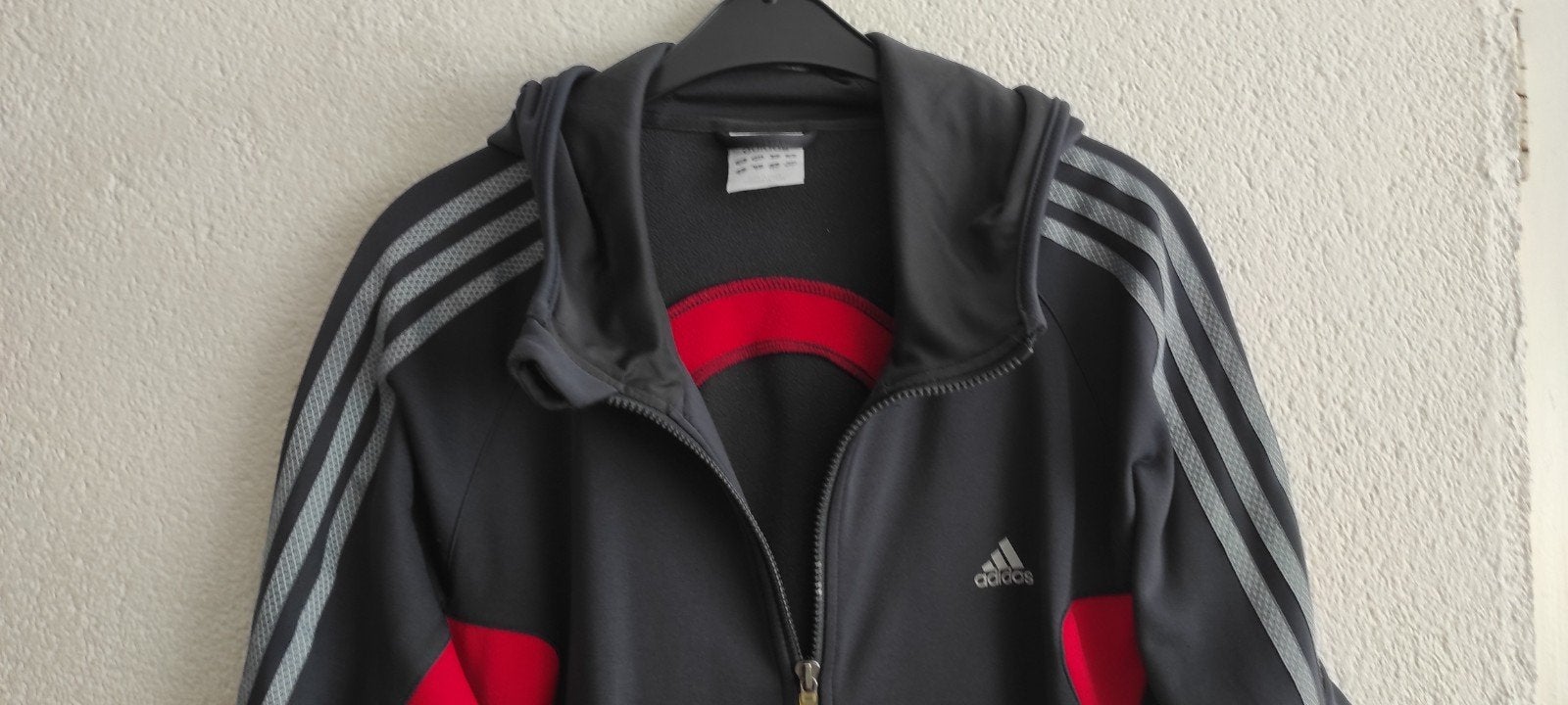 Adidas sportvest met capuchon - Zwart/Rood - Maat L, Kleding | Heren, Ophalen of Verzenden, Gedragen, Zwart