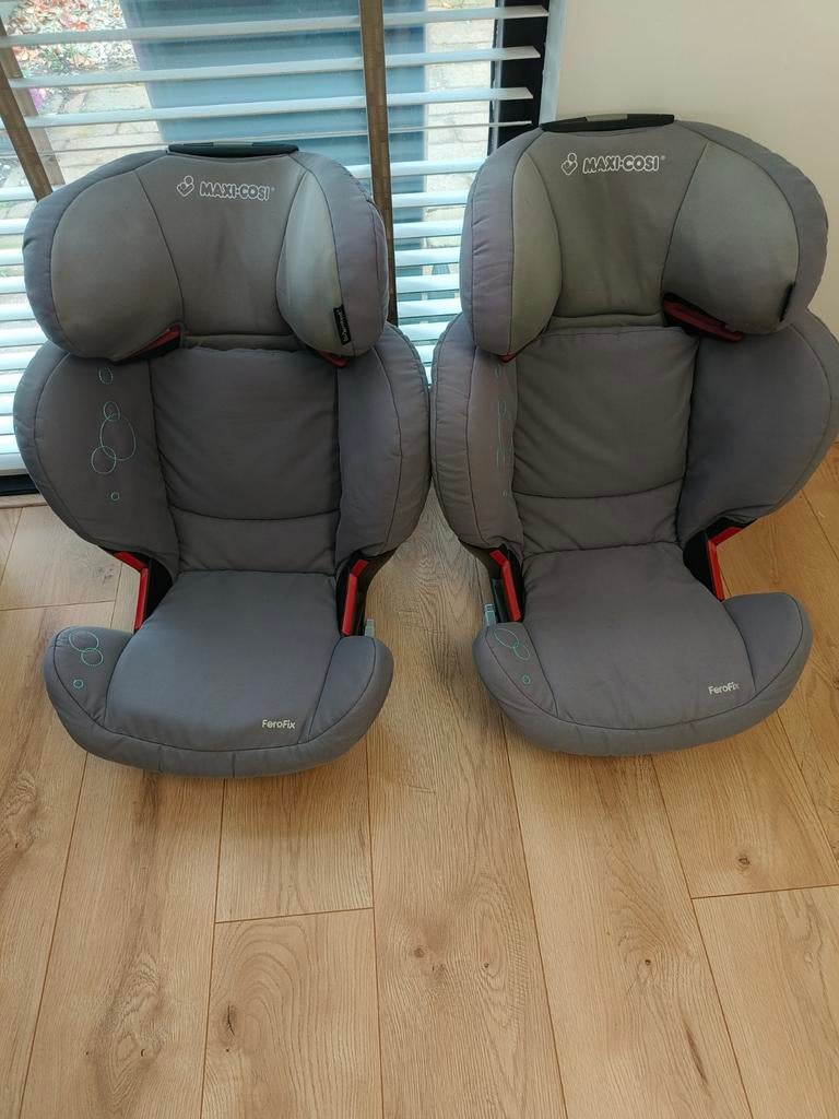 2 Maxi-Cosi FeroFix autostoelen met isofix, Ophalen, Verstelbare rugleuning, 15 t/m 36 kg, Zo goed als nieuw