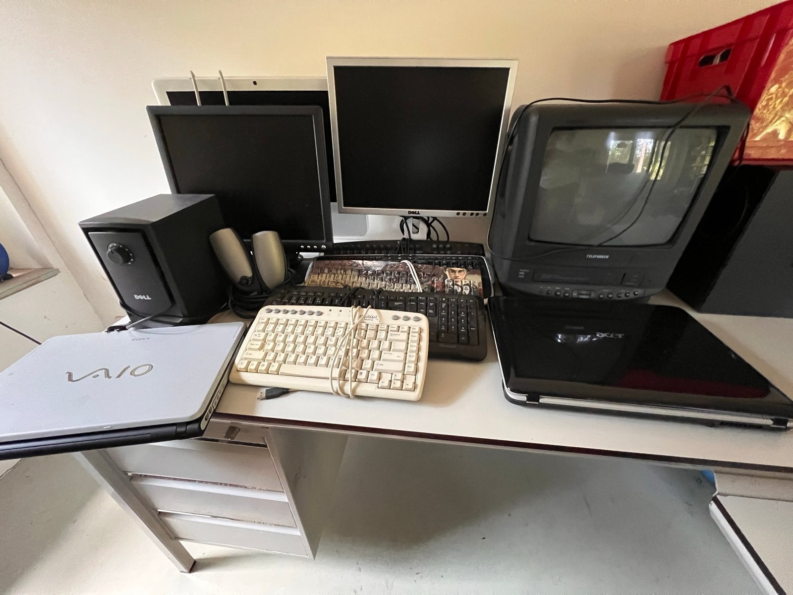 Grgratis: diverse computers, monitoren etc., Ophalen, Gebruikt, Minder dan 4 GB, Met monitor