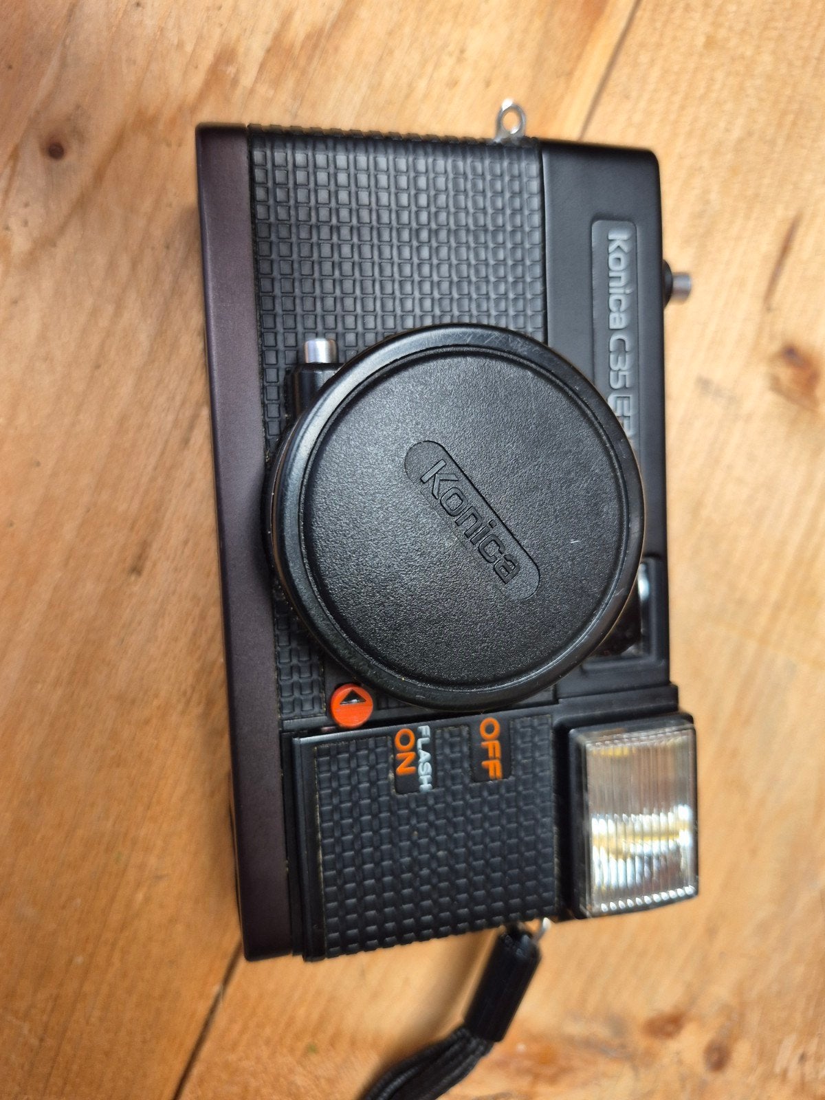 Konica C35 EF Compact Camera met Flash en Hoesje, Ophalen of Verzenden, Gebruikt, Compact, Konica
