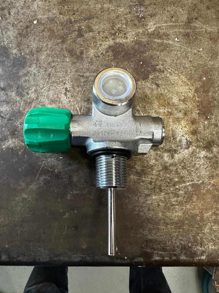 Kraan voor duikfles M25x2 300 Bar, Watersport en Boten, Duiken, Ophalen of Verzenden, Zo goed als nieuw, Duikfles