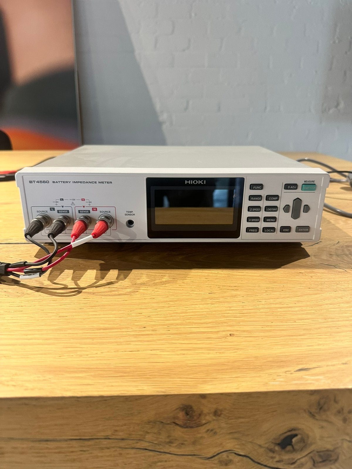 Te koop: HIOKI BT4560 Battery Impedance Meter in nieuwstaat!, Ophalen of Verzenden, Zo goed als nieuw, Overige meters
