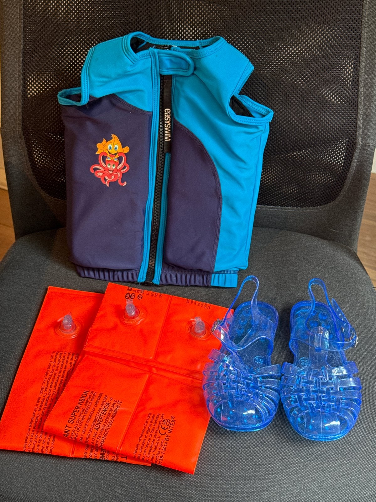 Zwemkleding set: zwemvest, bandjes & schoenen, Ophalen of Verzenden, Gebruikt