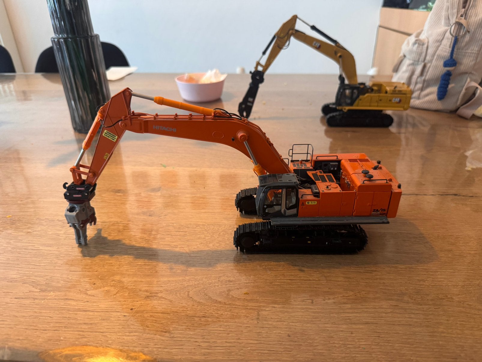 Hitachi  zx870 lch, Ophalen of Verzenden, Zo goed als nieuw, Bus of Vrachtwagen, Wsi