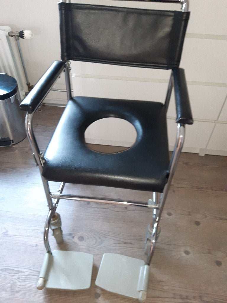 Te koop: douchestoel, Ophalen, Gebruikt, Duwrolstoel