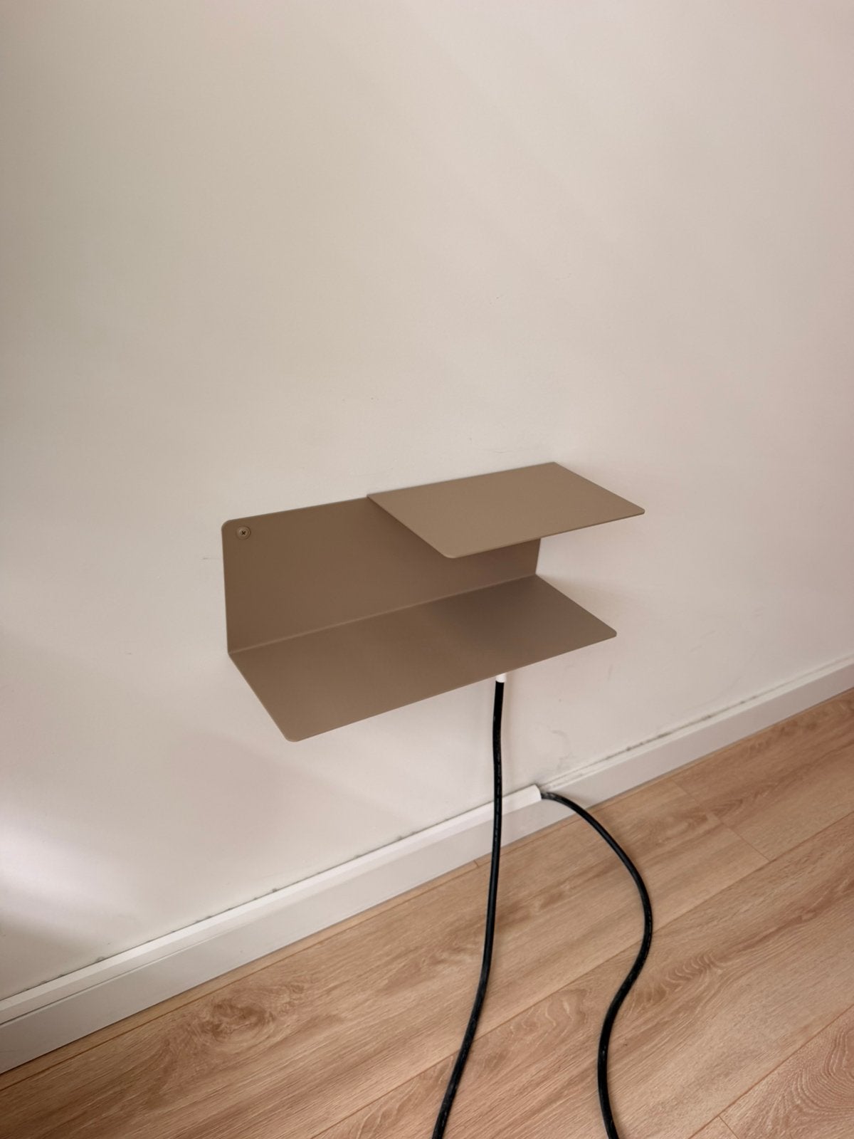 Fink design plank/rek, ideaal als nachtkastje, Ophalen, Zo goed als nieuw