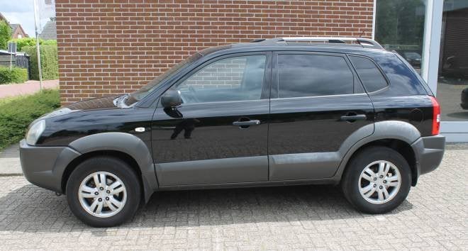HYUNDAI Tucson 2.0 I 2WD Dynamic, Auto's, Stof, Gebruikt, 4 cilinders, Zwart
