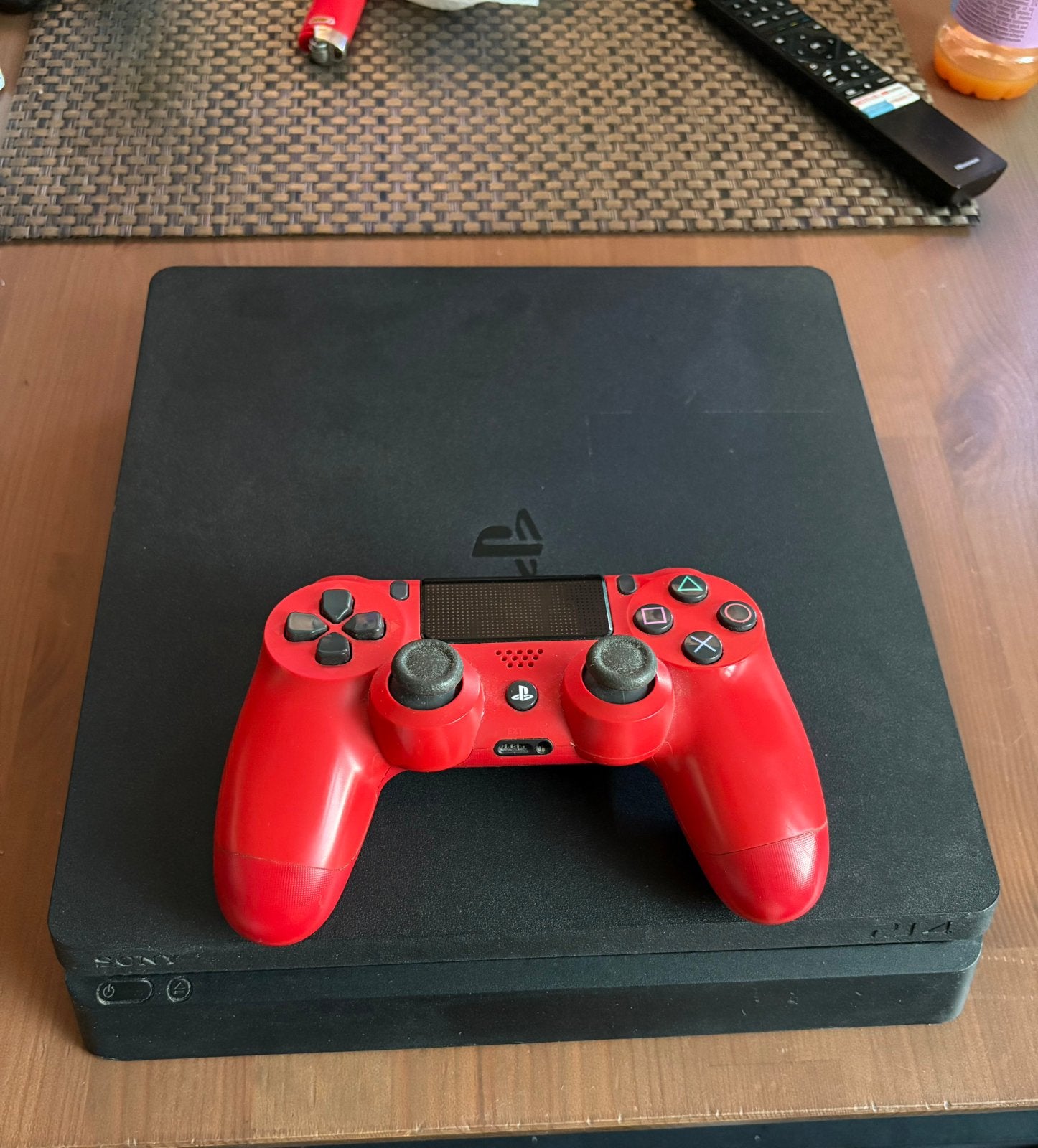 PlayStation 4 Slim, Ophalen of Verzenden, Zo goed als nieuw, Met 1 controller, Slim