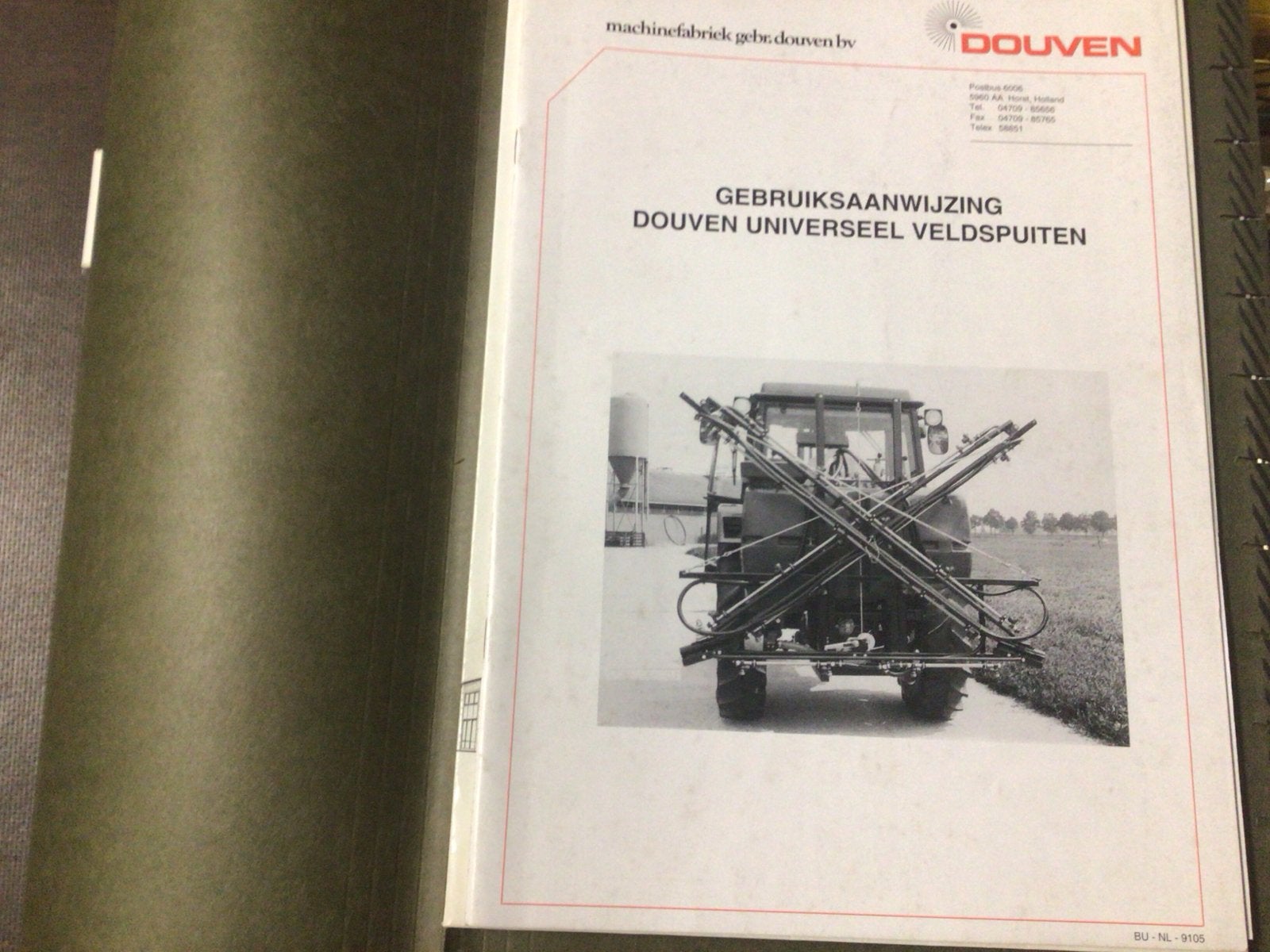 Instructieboek Douven Universeel Veldspuiten (1991), Ophalen of Verzenden, Gelezen