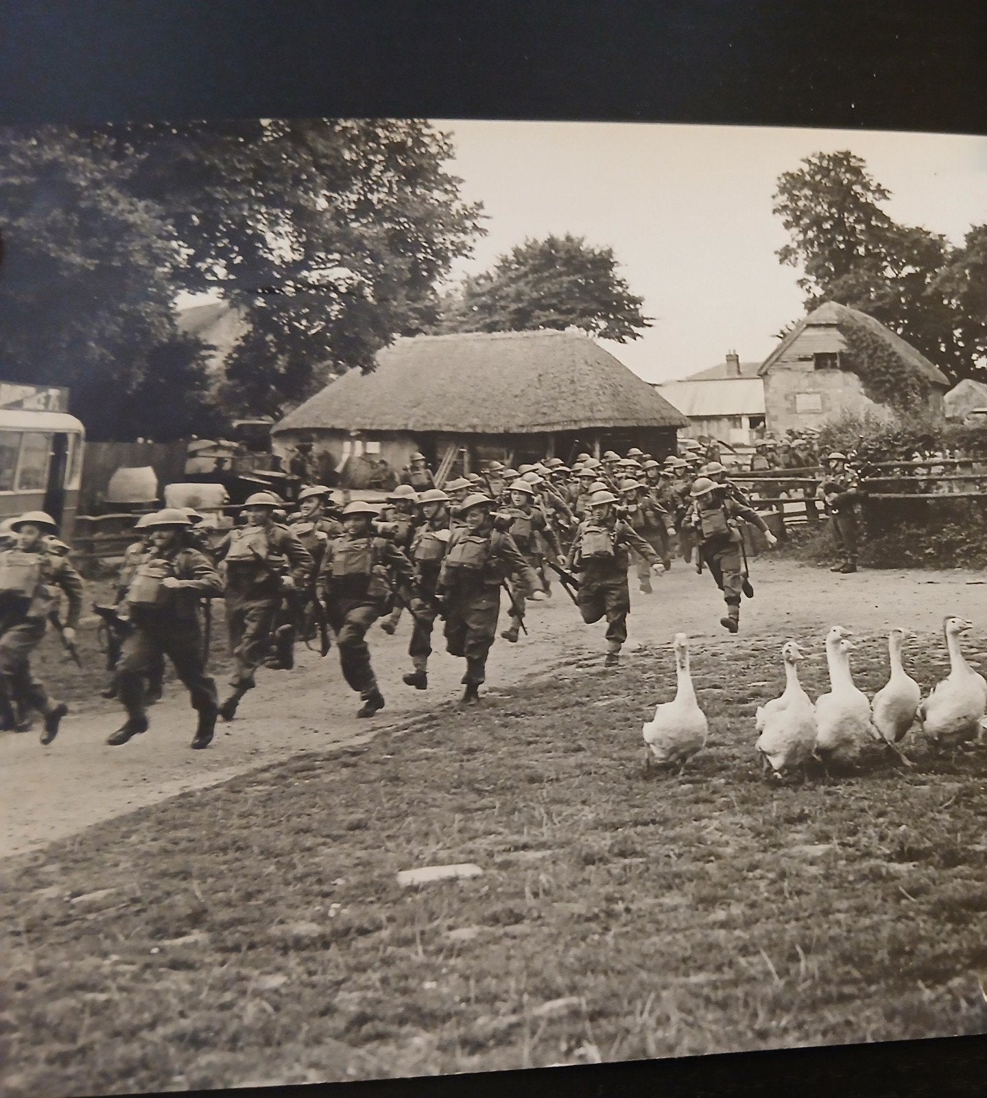 Britse Persfoto Black Watch Wo2, Verzamelen, Ophalen of Verzenden, Engeland, Embleem of Badge