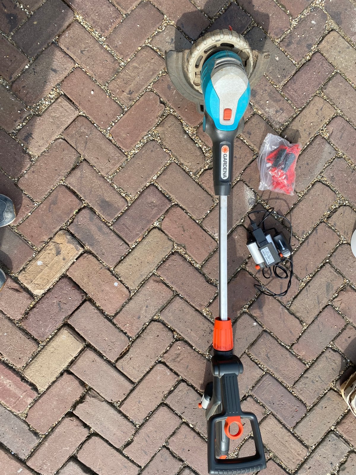 Gardena grastrimmer met 2 accu’s goede staat, Ophalen of Verzenden, Zo goed als nieuw, Accu