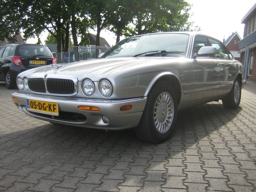 Jaguar XJ XJ 3.2 V8 EXECUTIVE, foto 2