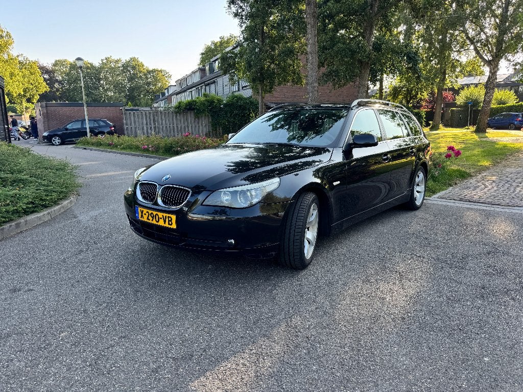 BMW 523I Touring automaat | 6-cilinder | Carplay | Winterset, Auto's, Stof, 1800 kg, Zwart, 2497 cc