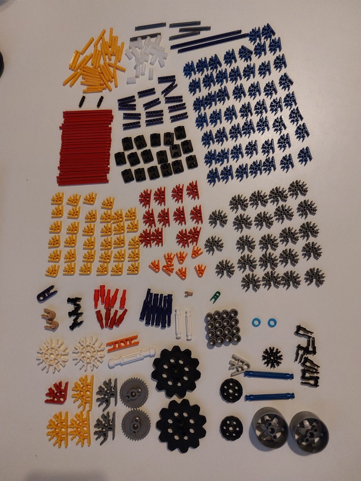 Grote set K'nex onderdelen - diverse kleuren en vormen, Ophalen of Verzenden, Zo goed als nieuw, K'nex