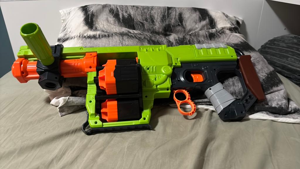 Nerf zombiestrike doominator, Kinderen en Baby's, Speelgoed | Buiten | Actiespeelgoed, Ophalen of Verzenden, Zo goed als nieuw