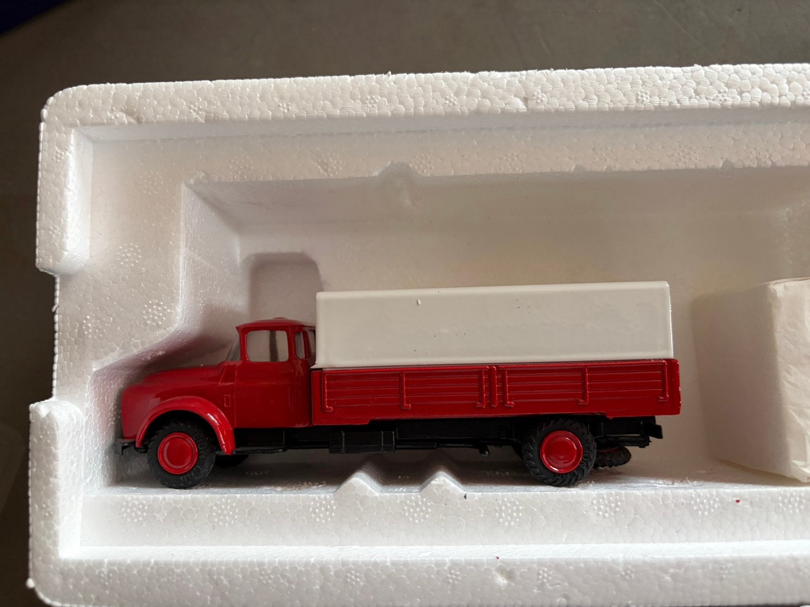 Lion toys vrachtwagen., Hobby en Vrije tijd, Modelauto's | 1:50, Ophalen of Verzenden, Zo goed als nieuw, Bus of Vrachtwagen, Lion Toys