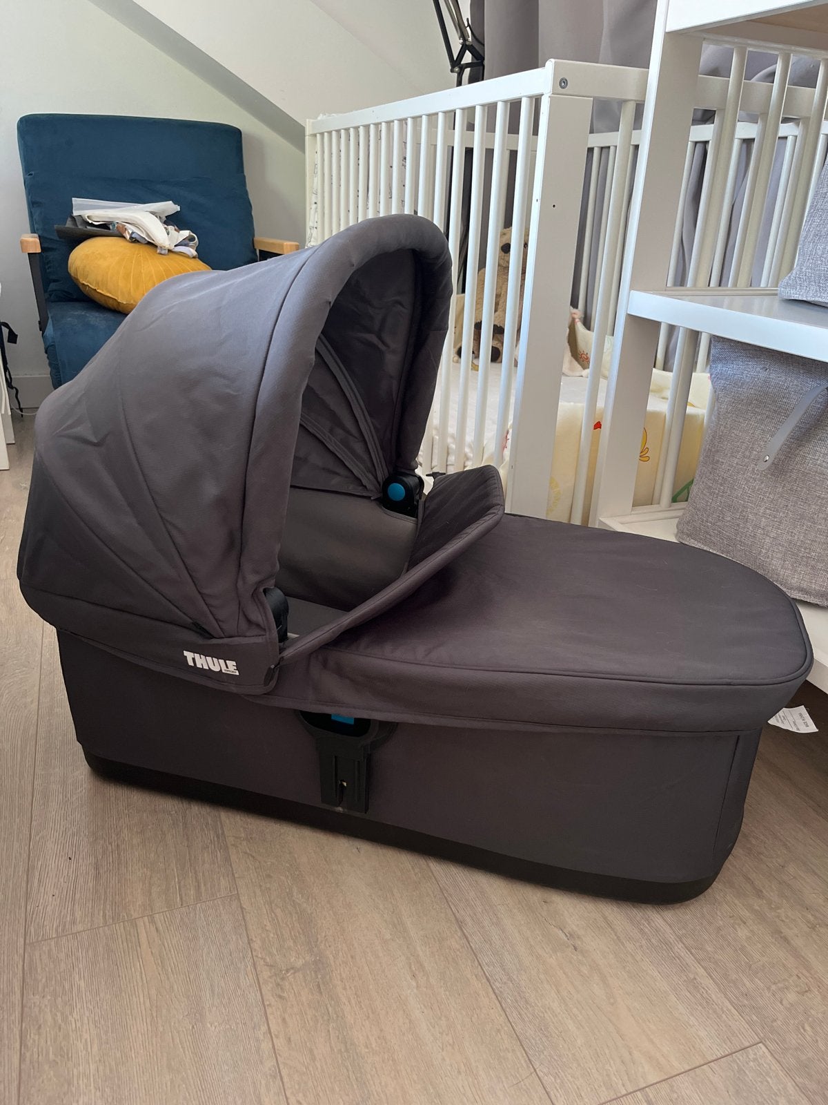 Thule Urban Glide 2 reiswieg met adapters, Kinderen en Baby's, Zo goed als nieuw, Met reiswieg, Ophalen, Kinderwagen