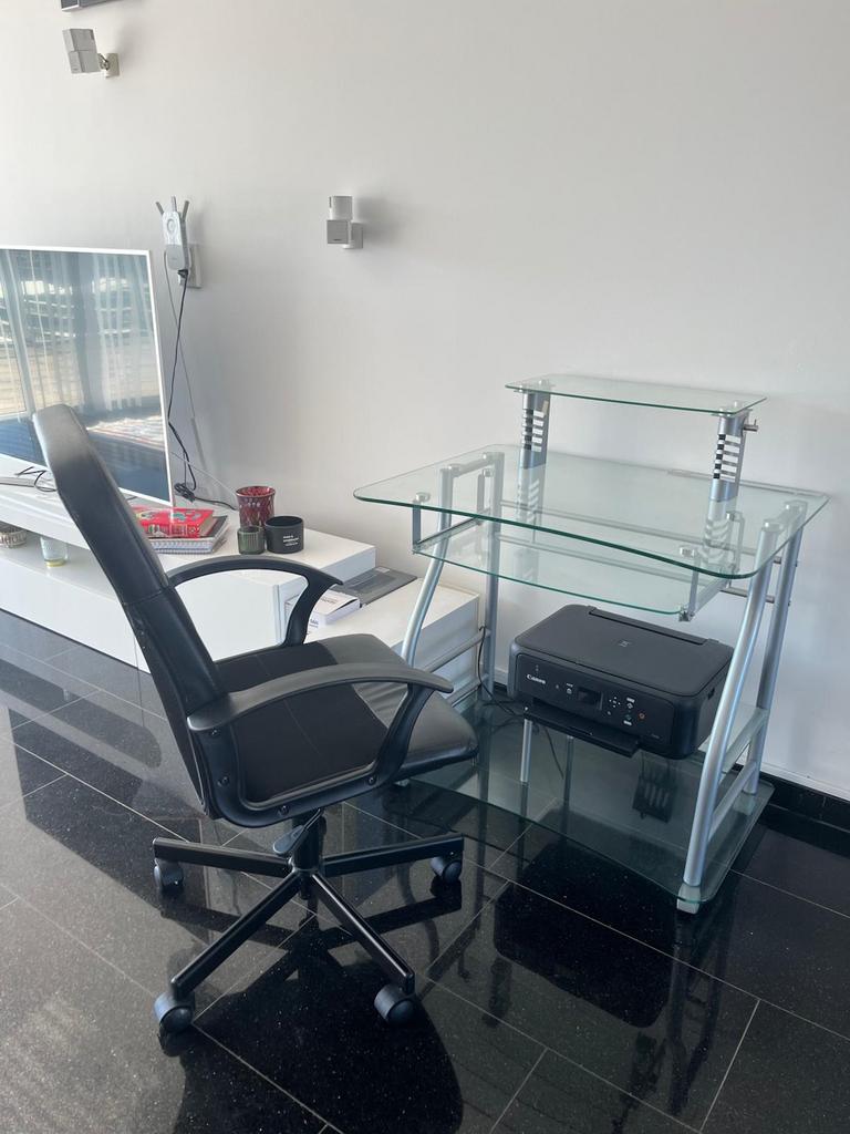 Glazen bureau, Huis en Inrichting, Bureaus, Ophalen, Zo goed als nieuw
