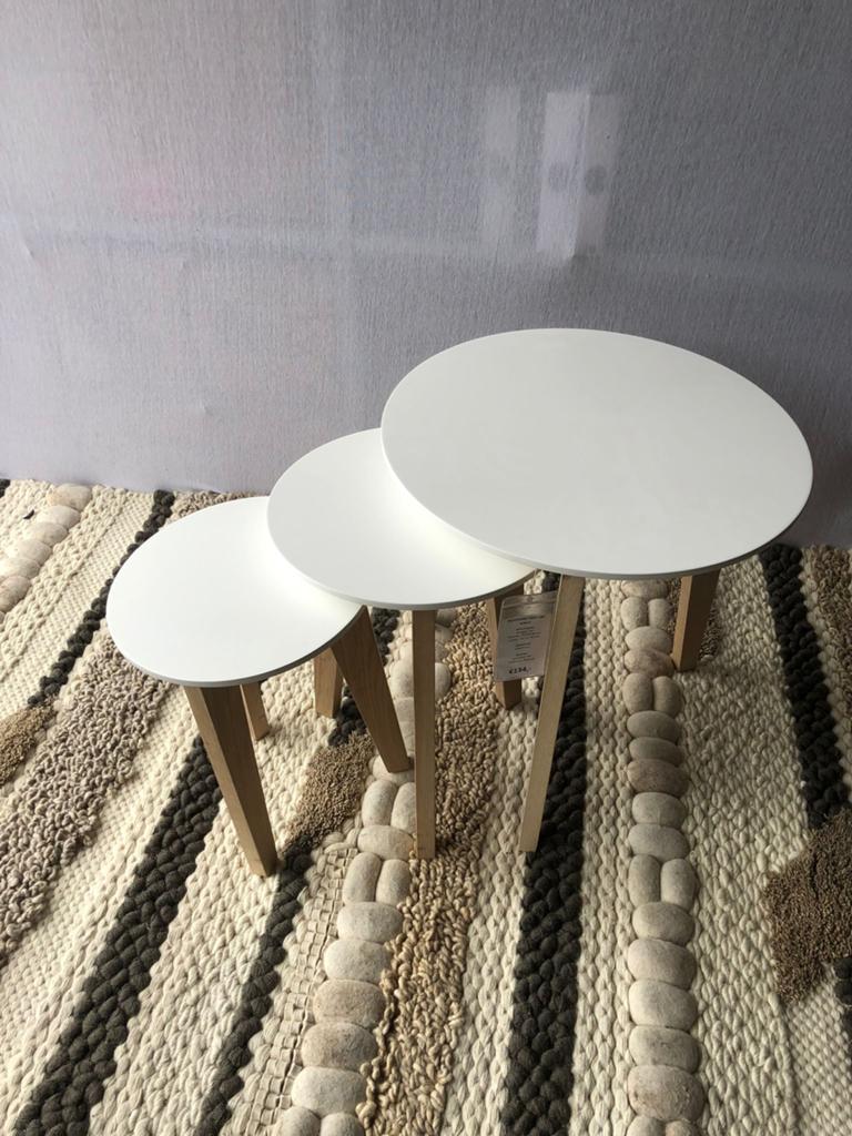 Set van 3 ronde salontafels - Licht hout of zwart, Huis en Inrichting, Tafels | Bijzettafels, Ophalen, Minder dan 45 cm, Minder dan 55 cm