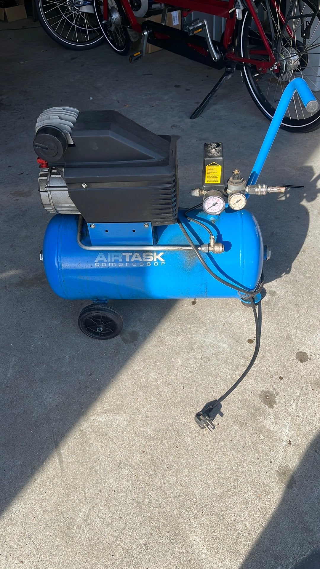 Compressor, Minder dan 25 liter, Ophalen, Zo goed als nieuw, Minder dan 200 liter/min