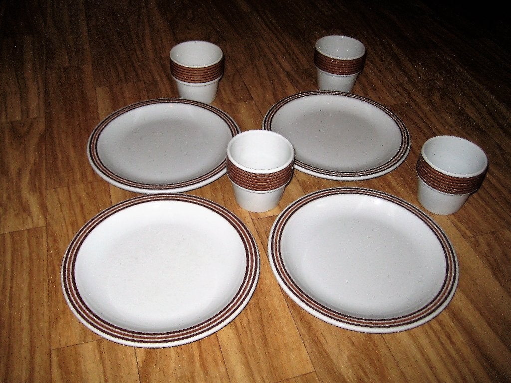 ontbijtbordjes(4) met bijpassende bekers(4, Ophalen of Verzenden, Zo goed als nieuw, Bord(en), Overige stijlen