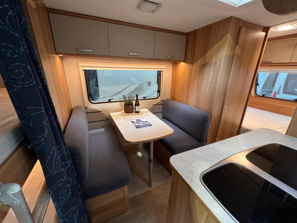Caravelair Antares 426 Stapelbed mover airco voortent, Caravans en Kamperen, Caravans, Dwarsbed, Bedrijf, 750 - 1000 kg, 4 tot 5 meter