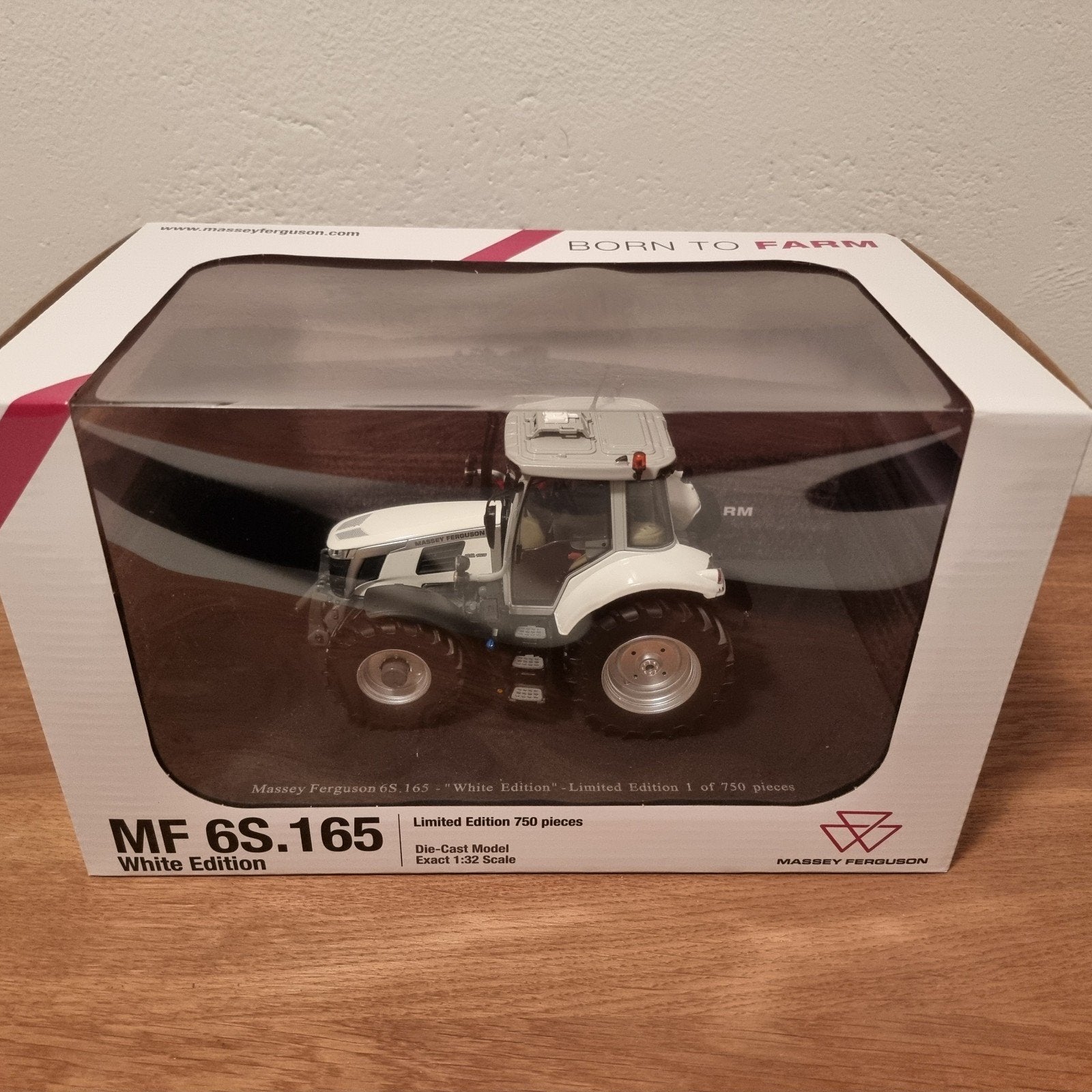 Massey Ferguson 6S.165 Wit Universal Hobbies, Ophalen of Verzenden, Nieuw, Tractor of Landbouw, Universal Hobbies