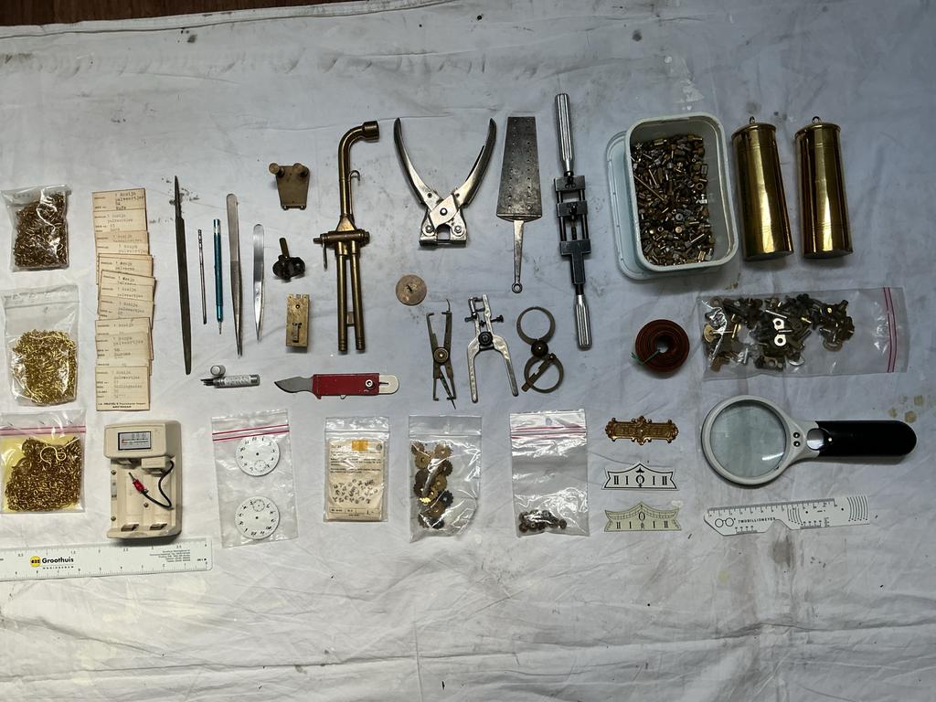Gereedschap en onderdelen voor horloge- en klokkenmakers, Ophalen of Verzenden