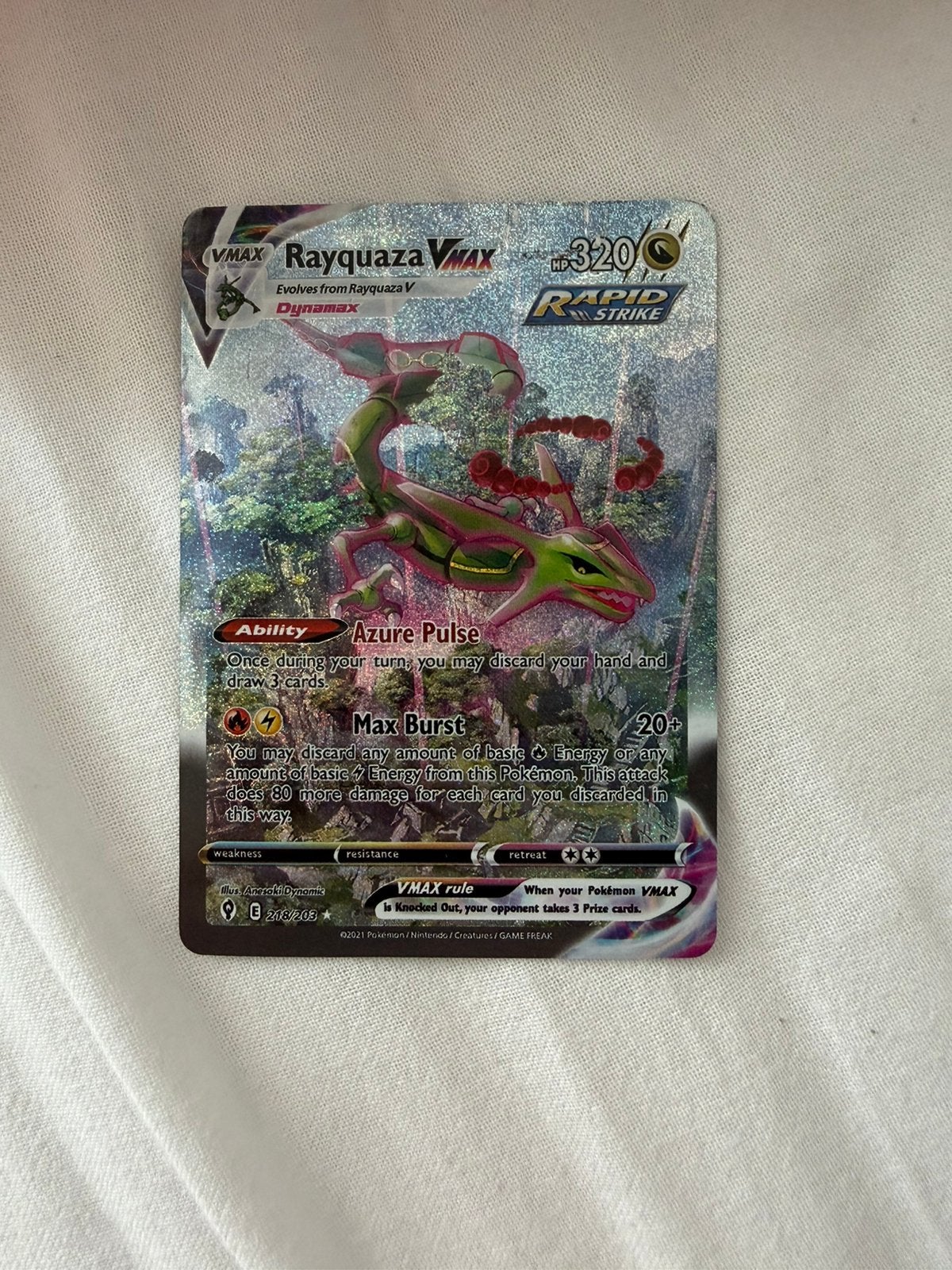 Rayquaza vmax beschadigd, Ophalen of Verzenden, Gebruikt