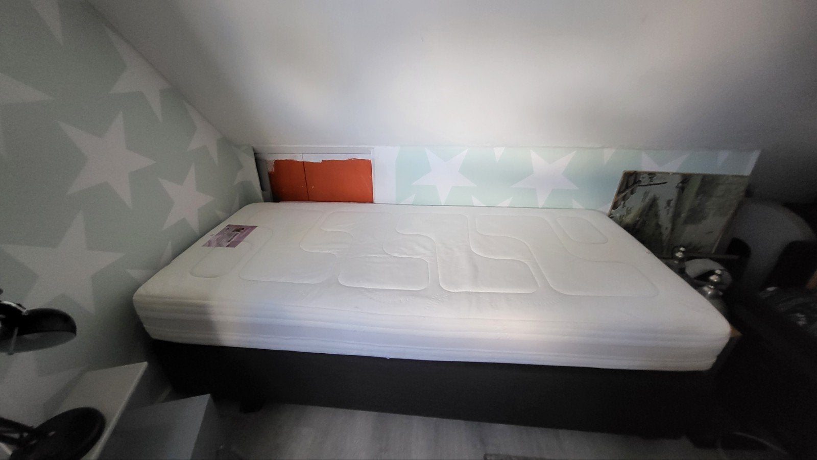 Karlsson boxspring 1 persoons 90x200x64 - Gebruikt, Gebruikt, 90 cm, Eenpersoons, Ophalen of Verzenden