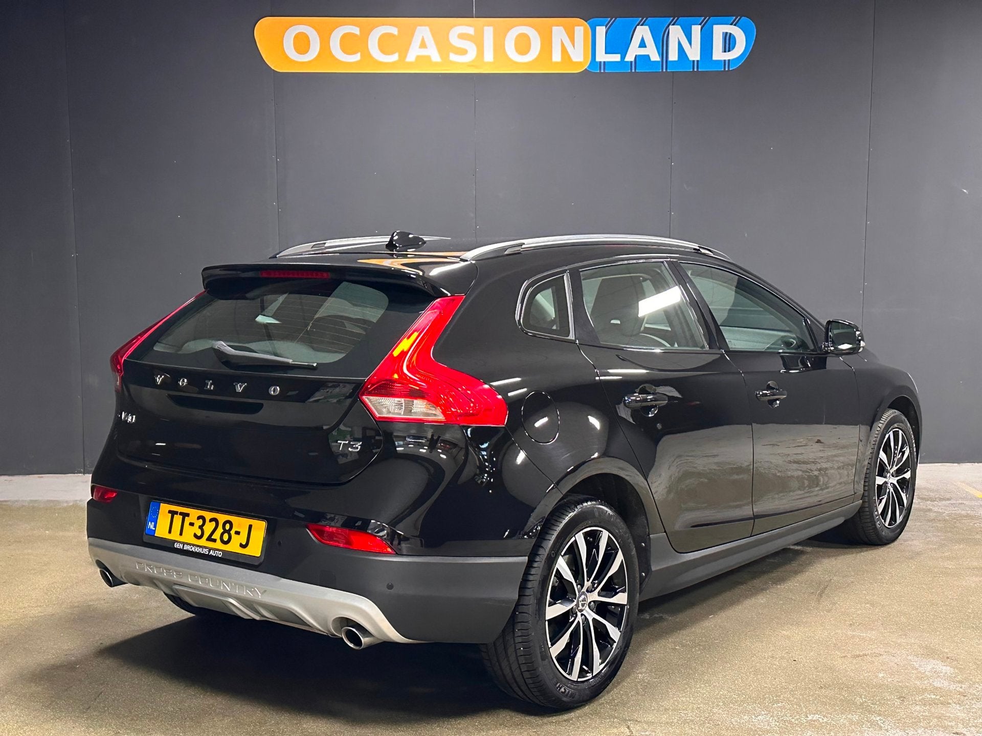 Volvo V40 Cross Country 1.5 T3 Dynamic Edition|STOELV|LED|CR, Auto's, Volvo, Stof, 4 cilinders, 700 kg, Zwart