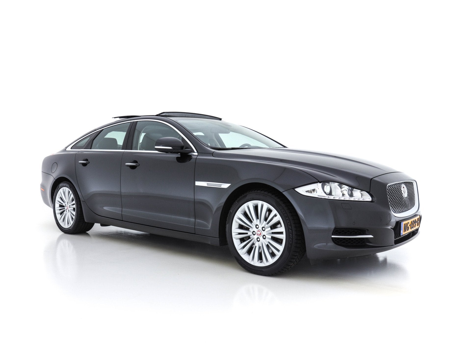 Jaguar XJ 3.0 V6D Portfolio Long (INCL-BTW) Aut. *PANO | LEA, Auto's, Jaguar, Bedrijf, Te koop, XJ, ABS, Achteruitrijcamera, Airbags