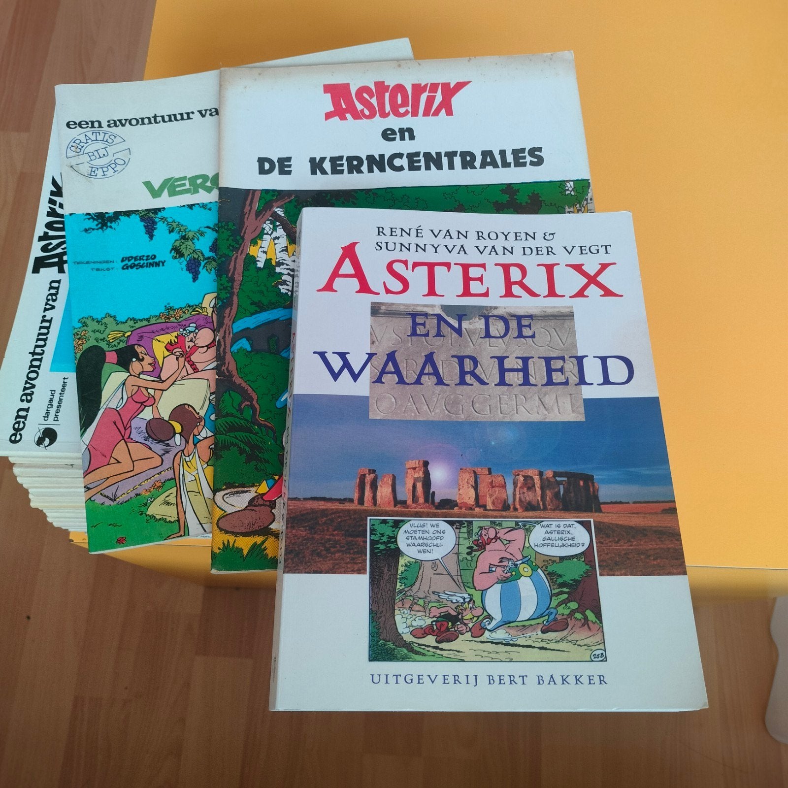 Grote collectie Asterix en Obelix (ook De Kerncentrales), Meerdere stripboeken, Ophalen of Verzenden, Gelezen
