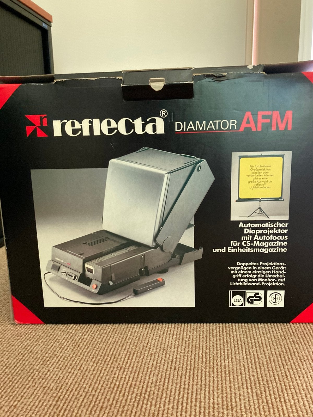 Prachtige diaprojector, Audio, Tv en Foto, Diaprojectors, Ophalen, Zo goed als nieuw, Met scherm