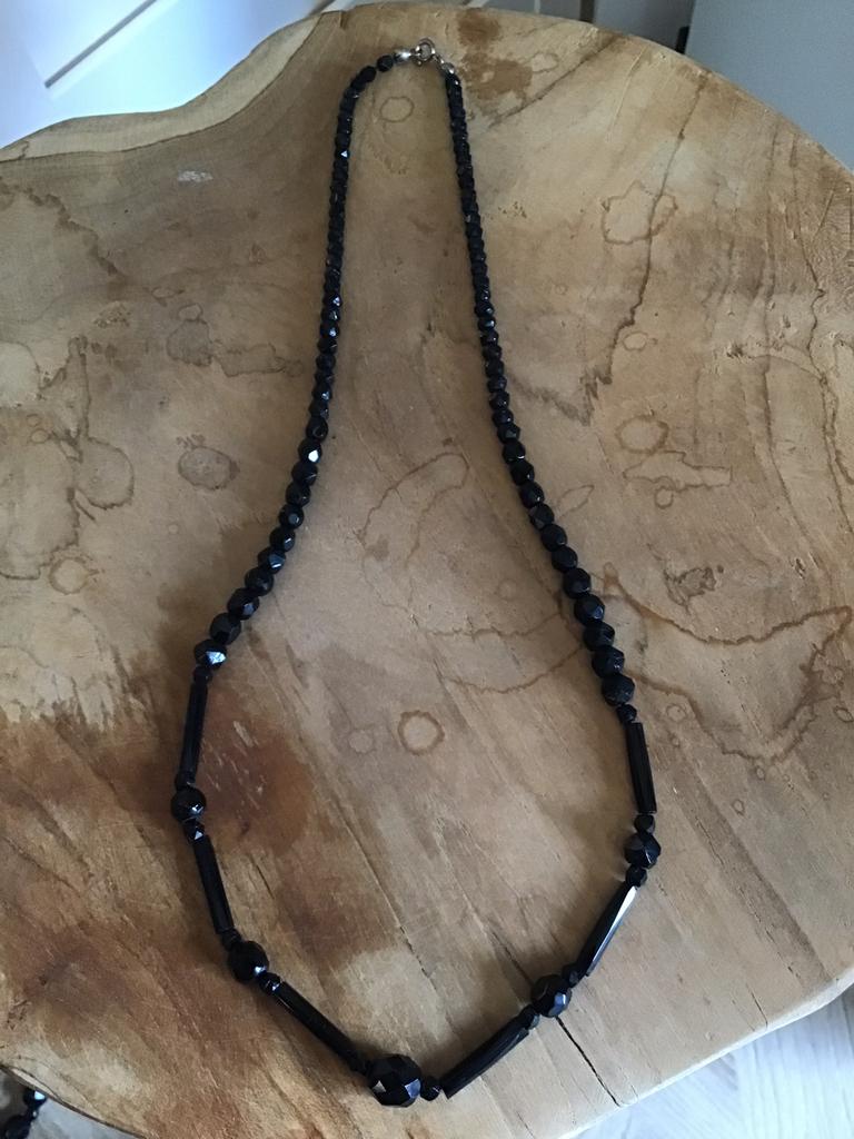 Git collier,zwart git ketting met verloop,facet geslepen 57, Sieraden, Tassen en Uiterlijk, Antieke sieraden, Ophalen, Met edelsteen