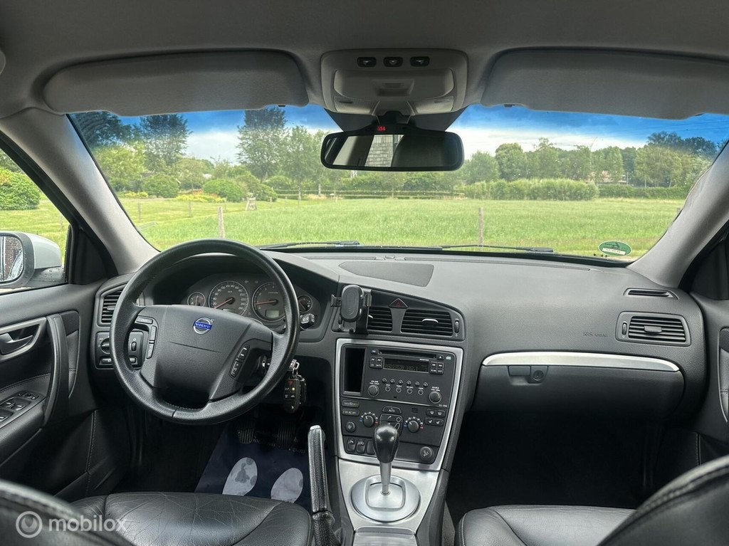Volvo V70 2.0T4 Edition Classic NAP Trekhaak Airco Leer✅, Voorwielaandrijving, Zwart, 179 pk, 1501 kg