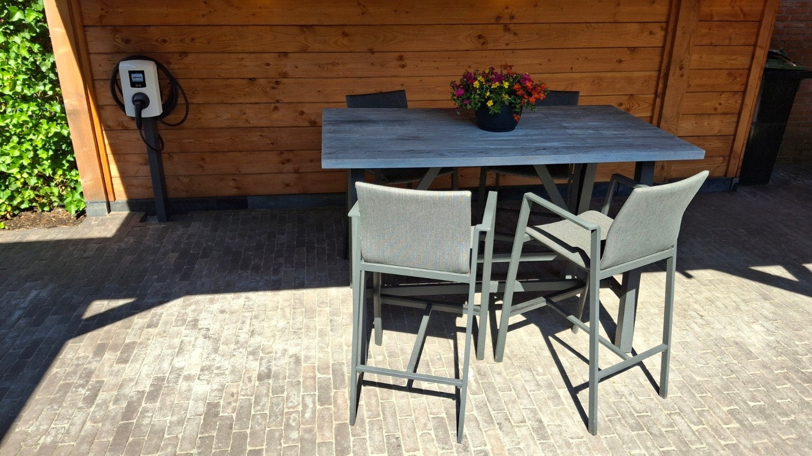 Moderne Tuinbarset met 4 Stoelen - Zo goed als nieuw, Tuin en Terras, Tuinsets en Loungesets, Ophalen, 4 zitplaatsen, Aluminium