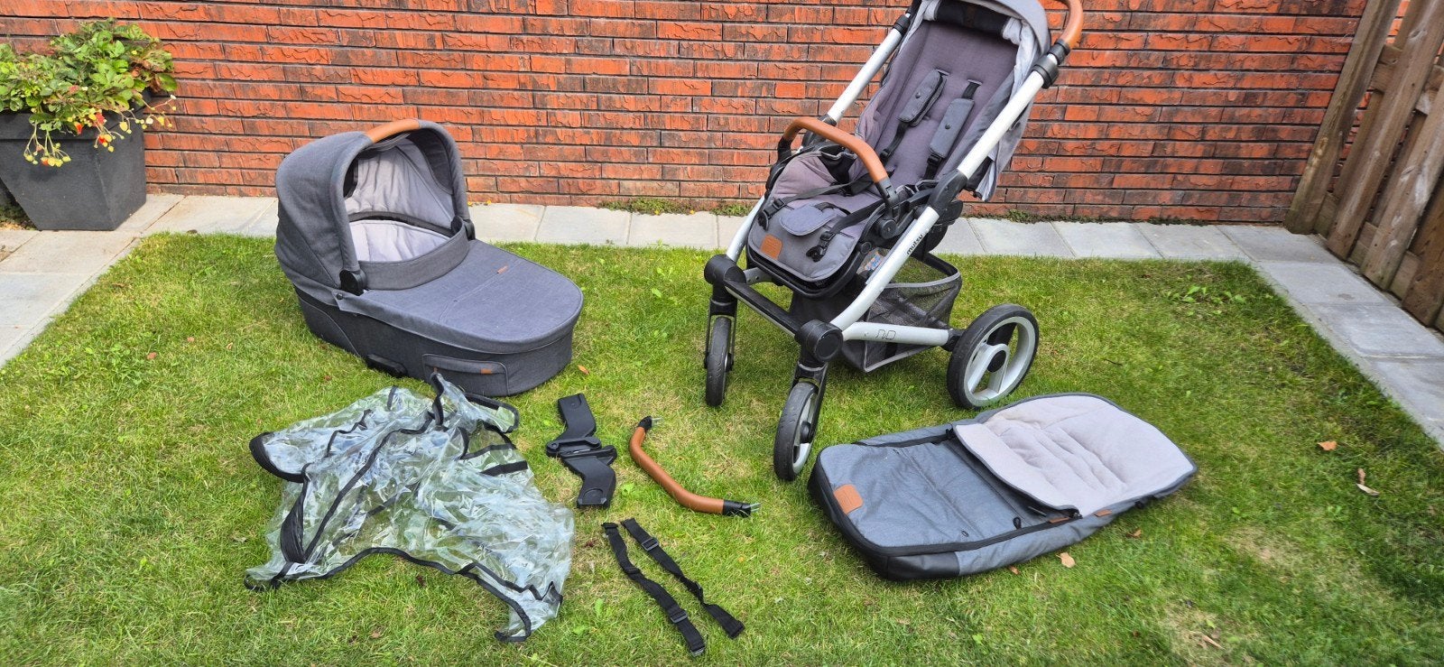 Mutsy Nio kinderwagen met reiswieg en accessoires, Ophalen, Zo goed als nieuw, Combiwagen, Mutsy