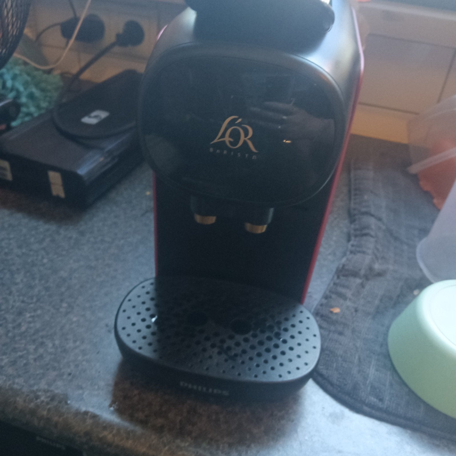 UITVERKOOP! zgan L'OR Barista Koffie cups machine - Rood/Zwa, Overige modellen, Ophalen of Verzenden, Zo goed als nieuw, Koffiepads en cups