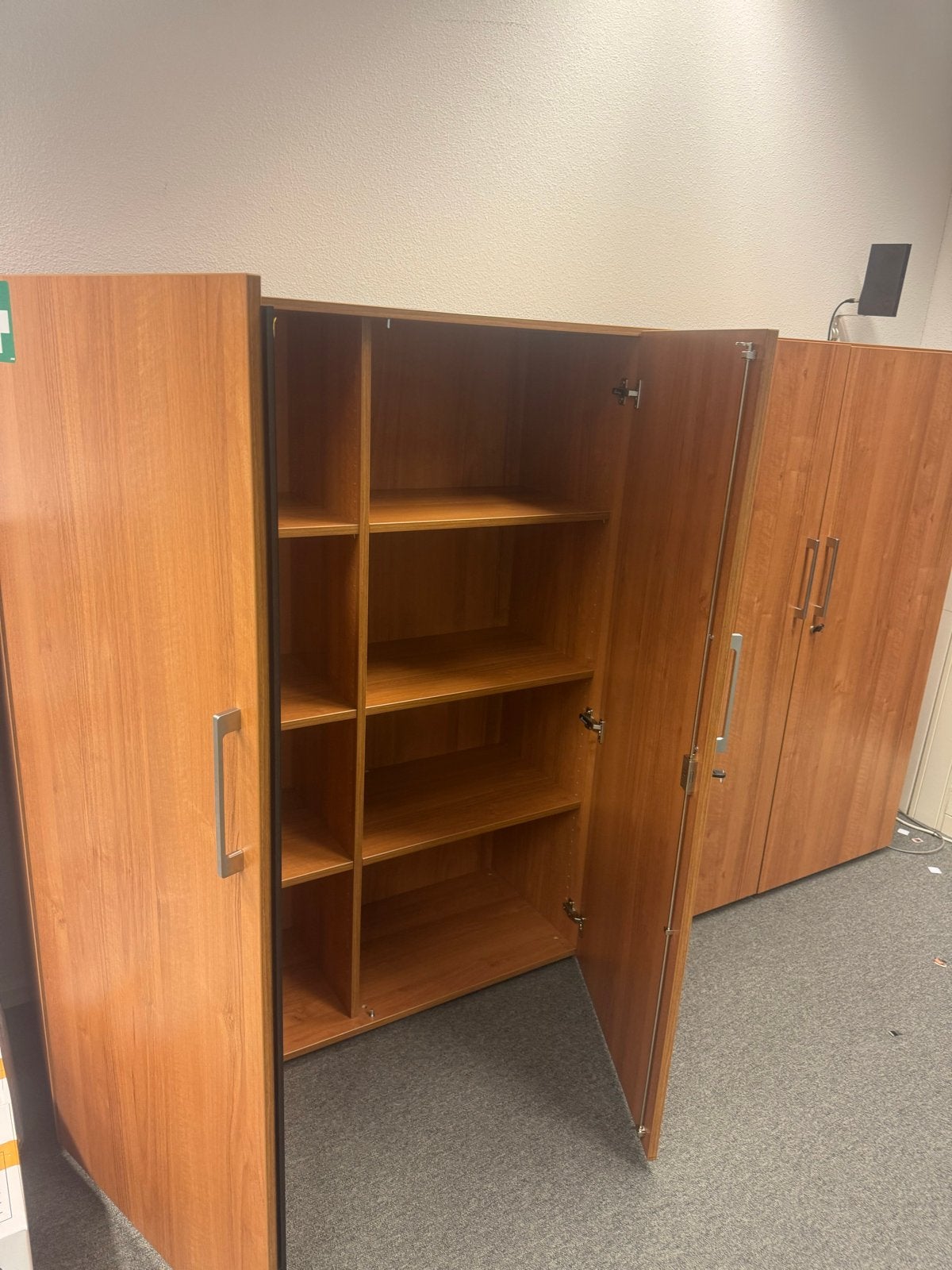 Gratis Houten archiefkast met 8 vakken, Ophalen, Gebruikt