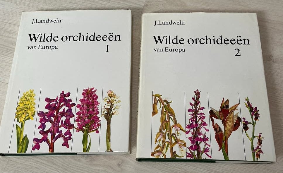 Wilde orchideeën van Europa 1 en 2 - J. Landwehr, Boeken, Ophalen of Verzenden, Gelezen, Bloemen, Planten en Bomen