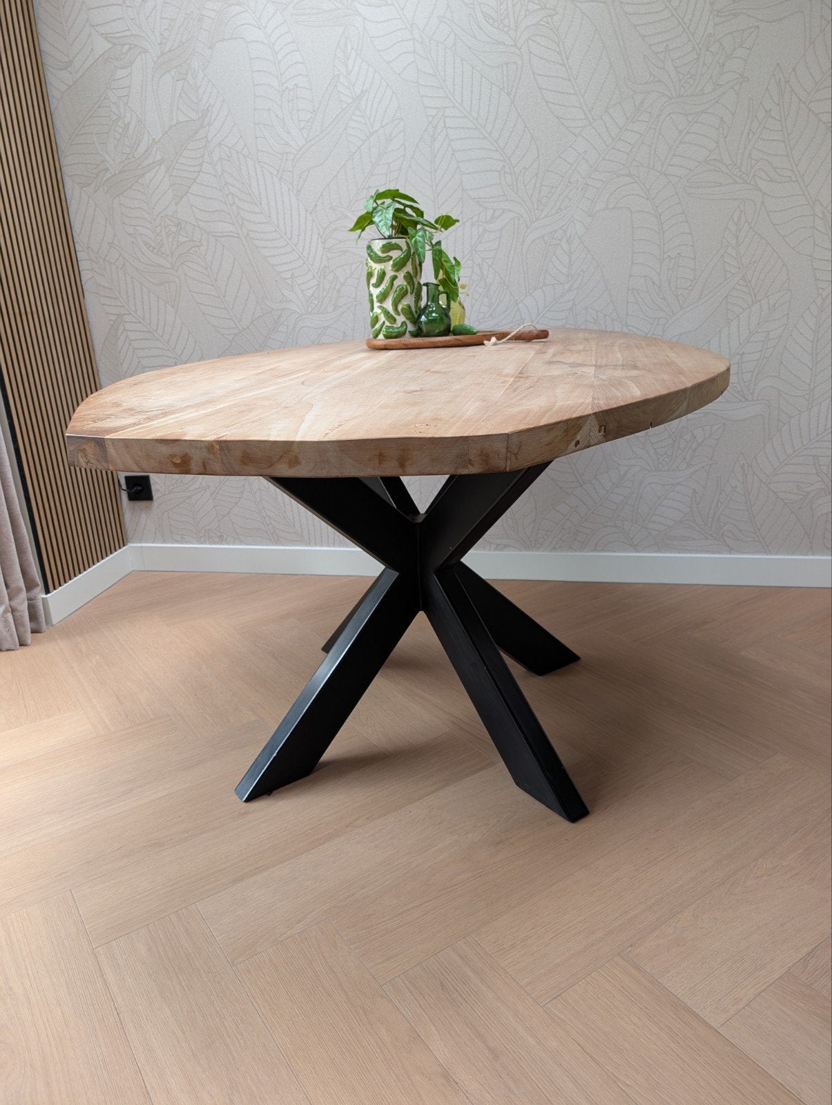 Mangohout en eettafel met zwart metalen onderstel, Huis en Inrichting, Tafels | Eettafels, Gebruikt, 100 tot 150 cm, Modern industrieel